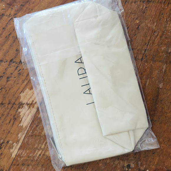 Laura Geller MakeUp Pouch - Picture 2 of 2